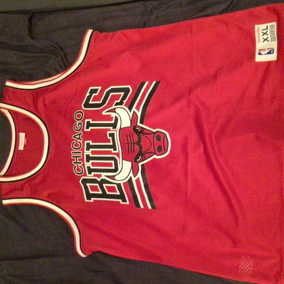 Chicago Bulls Jersey - Picture 1 of 2